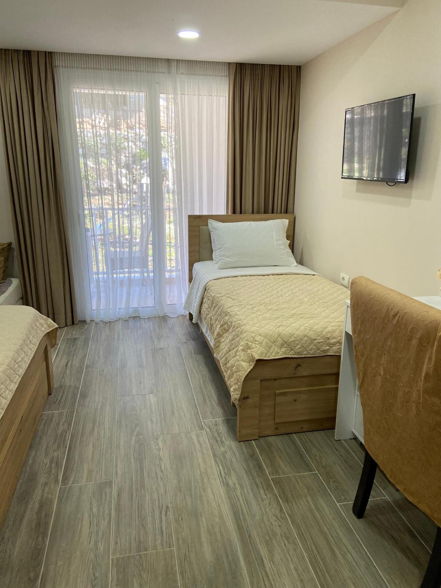 Persephone Hotel Химар Екстериор снимка